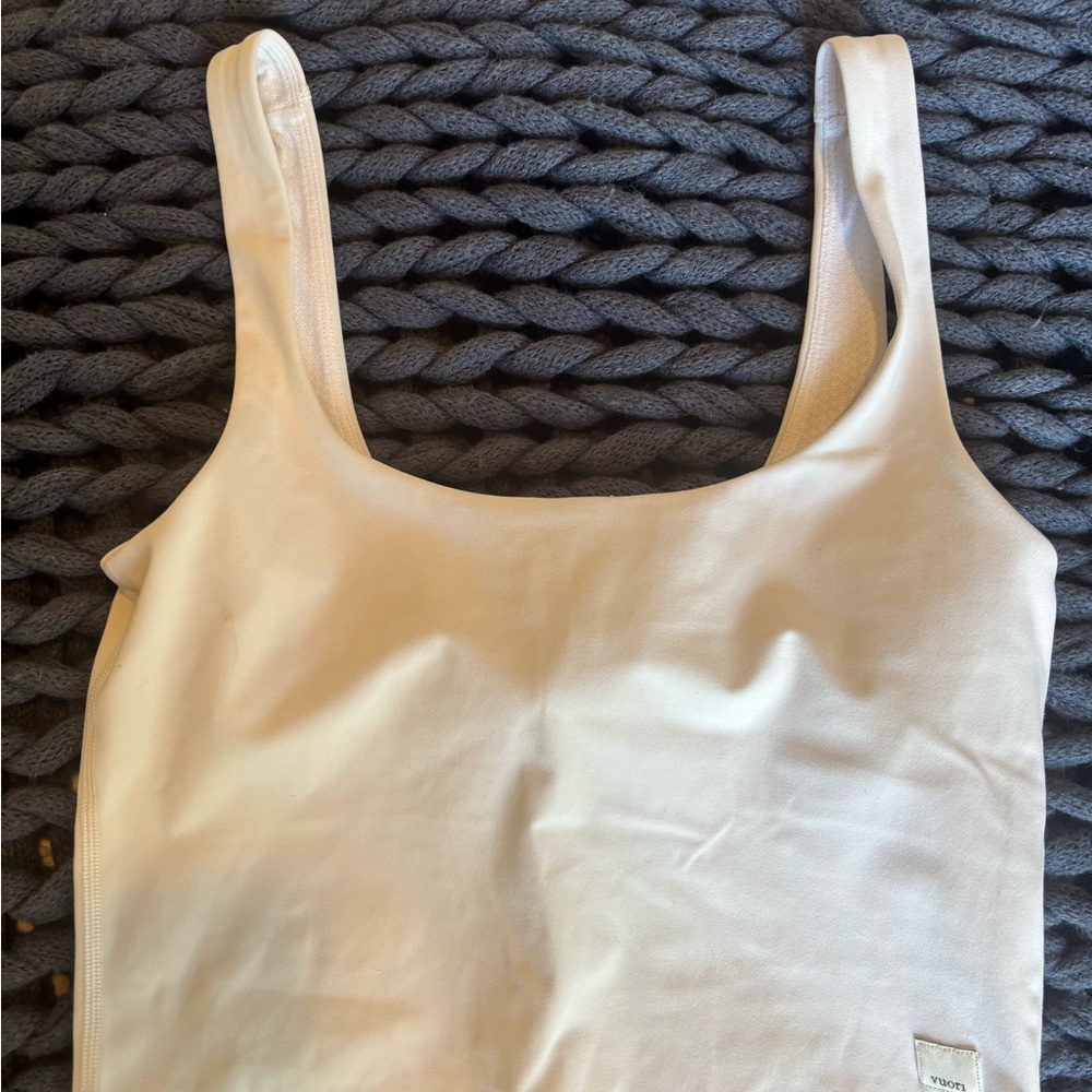 Vuori Cropped Tank